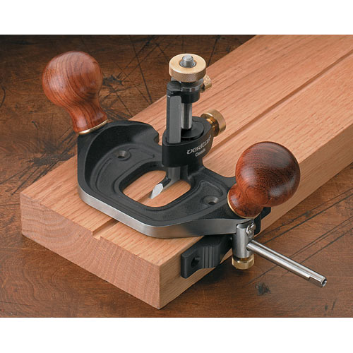 Router deals plane blade